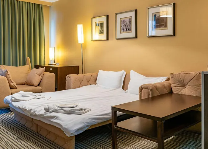 Best Western Plus Olives City Hotel - Free Pool & Parking
