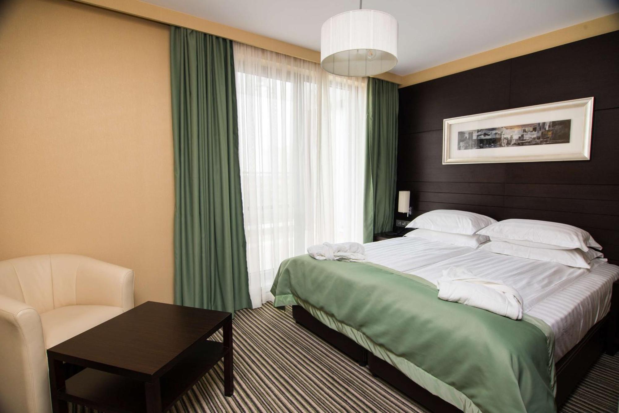 Western Olives - Free Pool & Parking 4* סופיה