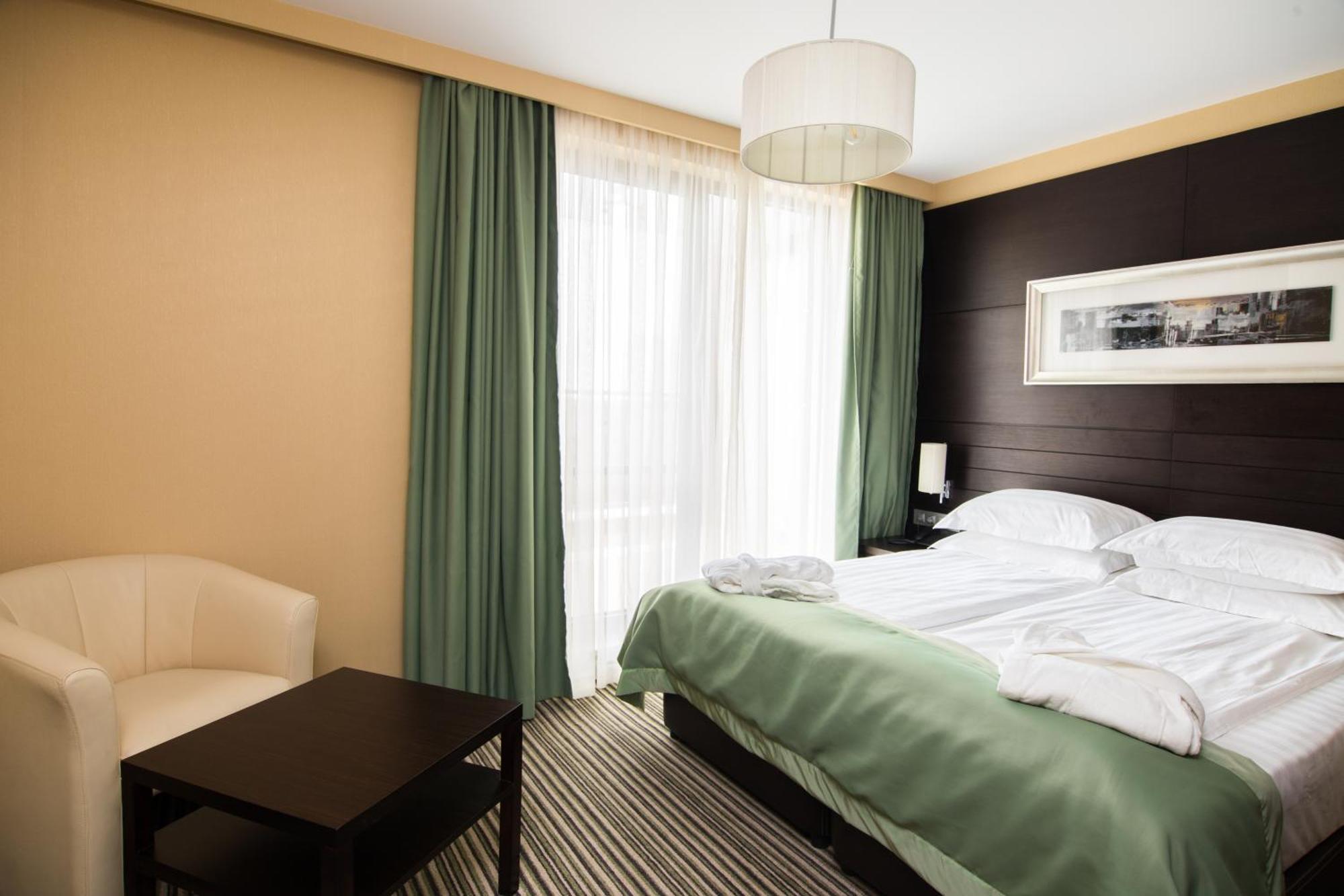 Western Olives - Free Pool & Parking 4* סופיה