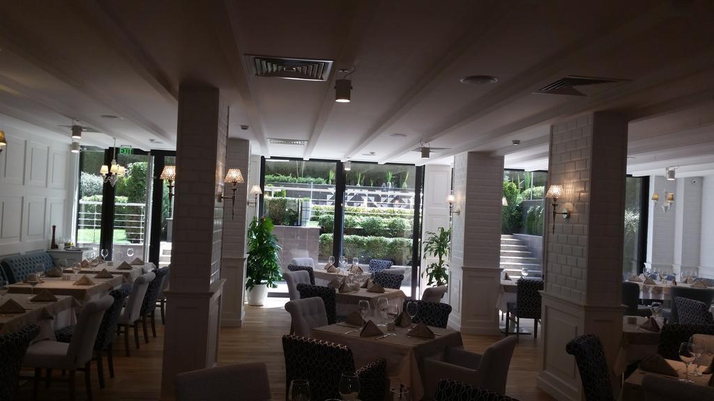 Western Olives - Free Pool & Parking 4* סופיה