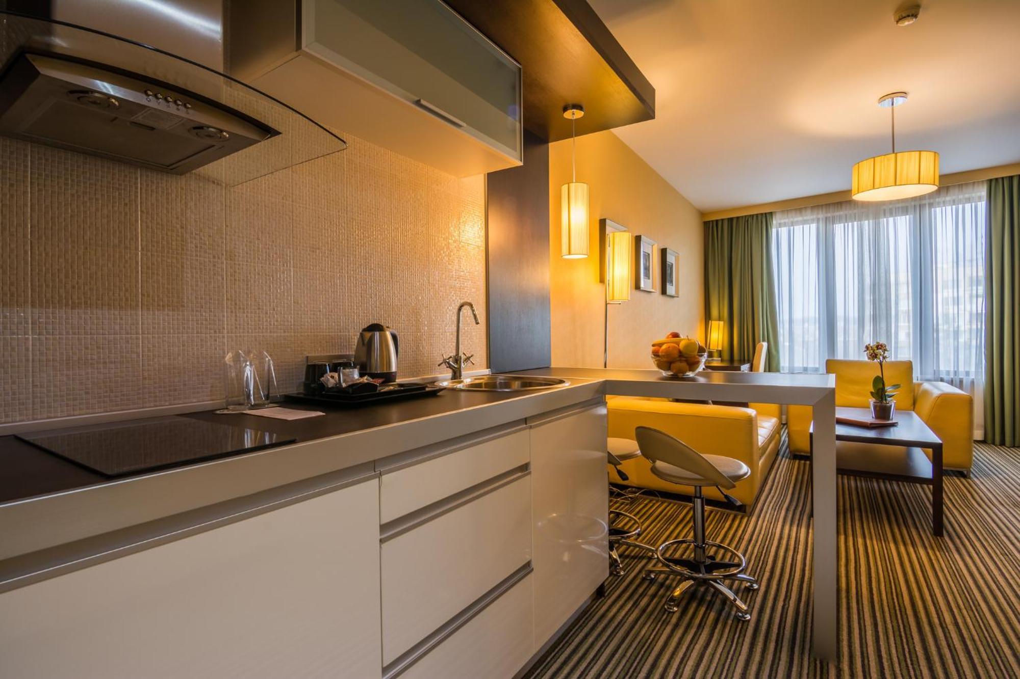 Western Olives - Free Pool & Parking Hotel