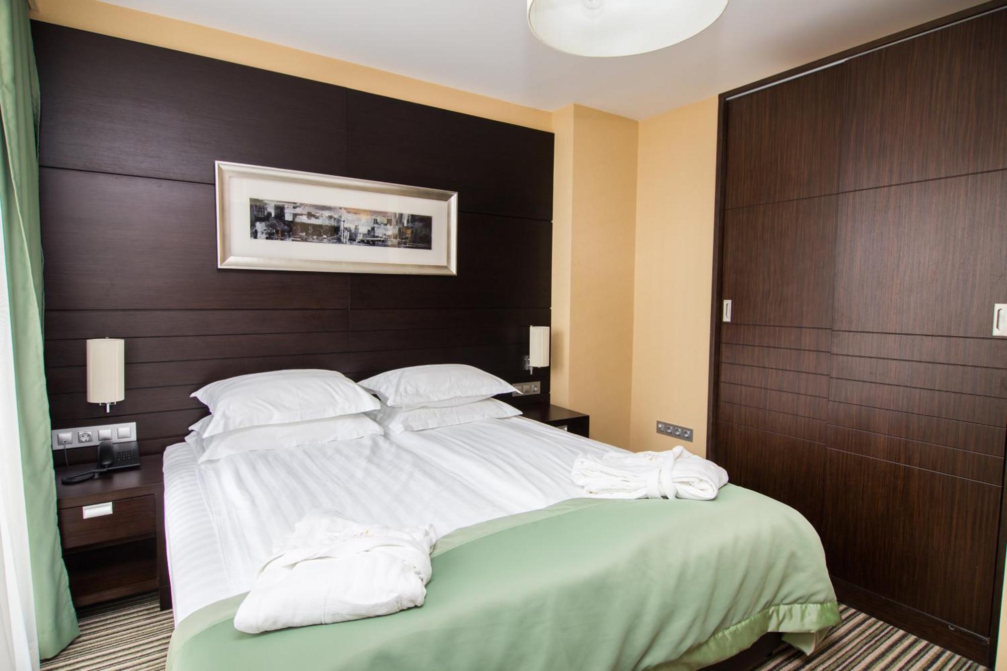 Hotel Western Olives - Free Pool & Parking Sofia