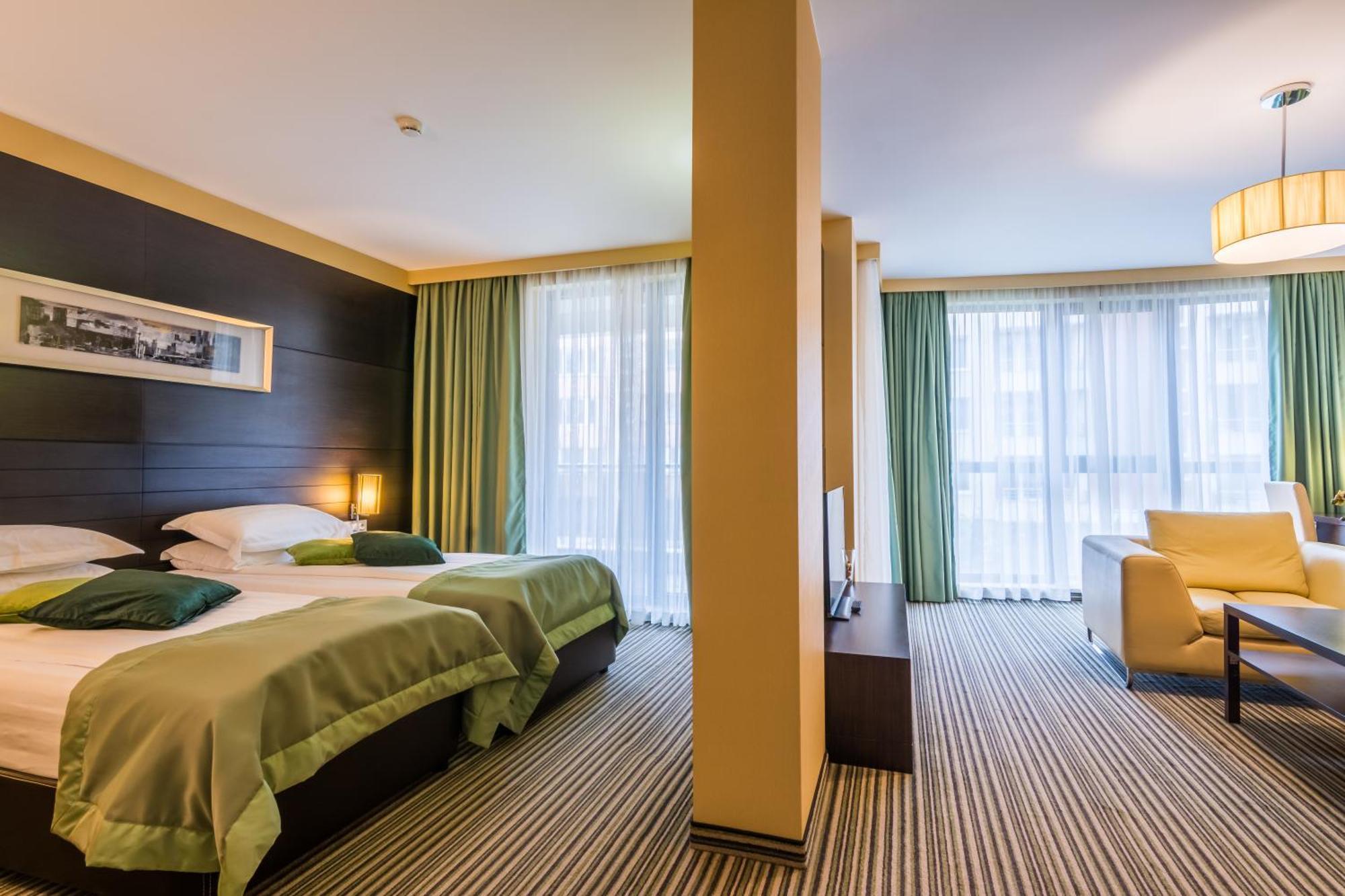 Hotel Western Olives - Free Pool & Parking Sofia
