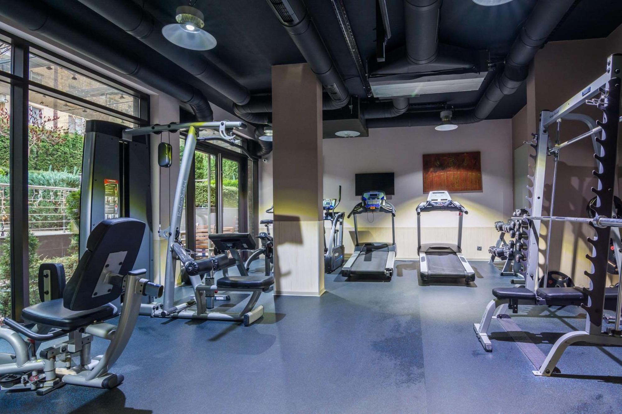 Western Olives - Free Pool & Parking Hotel Sofia